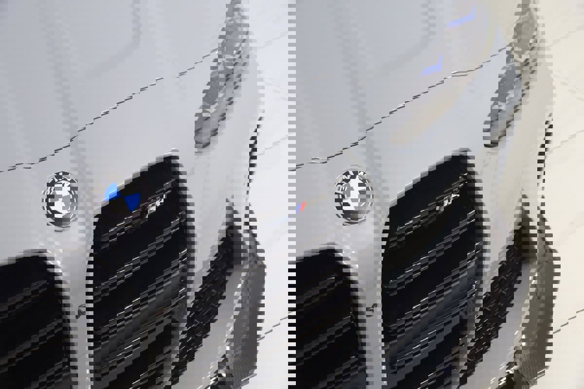 Used 2021 BMW M4 Coupe w/ Executive Package RWD image 22