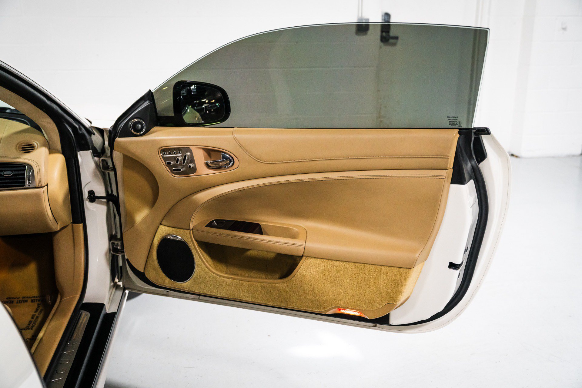 Used 2010 Jaguar XK Coupe RWD image 26