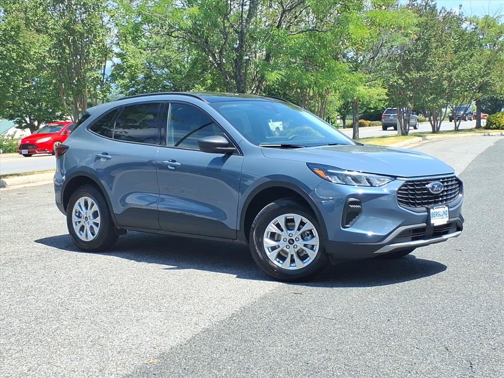 New 2026 Ford Escape Active w/ Tech Pack #1 AWD/4WD image 2
