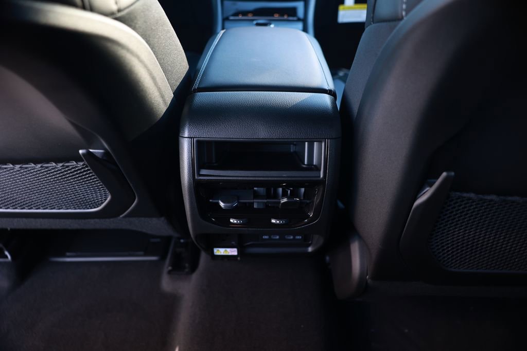 New 2026 Jeep Grand Cherokee Altitude RWD image 28