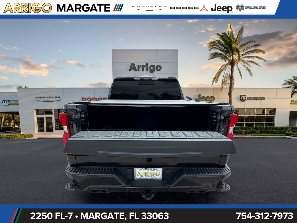 Used 2025 Chevrolet Silverado 1500 High Country w/ High Country Premium Package AWD/4WD image 15
