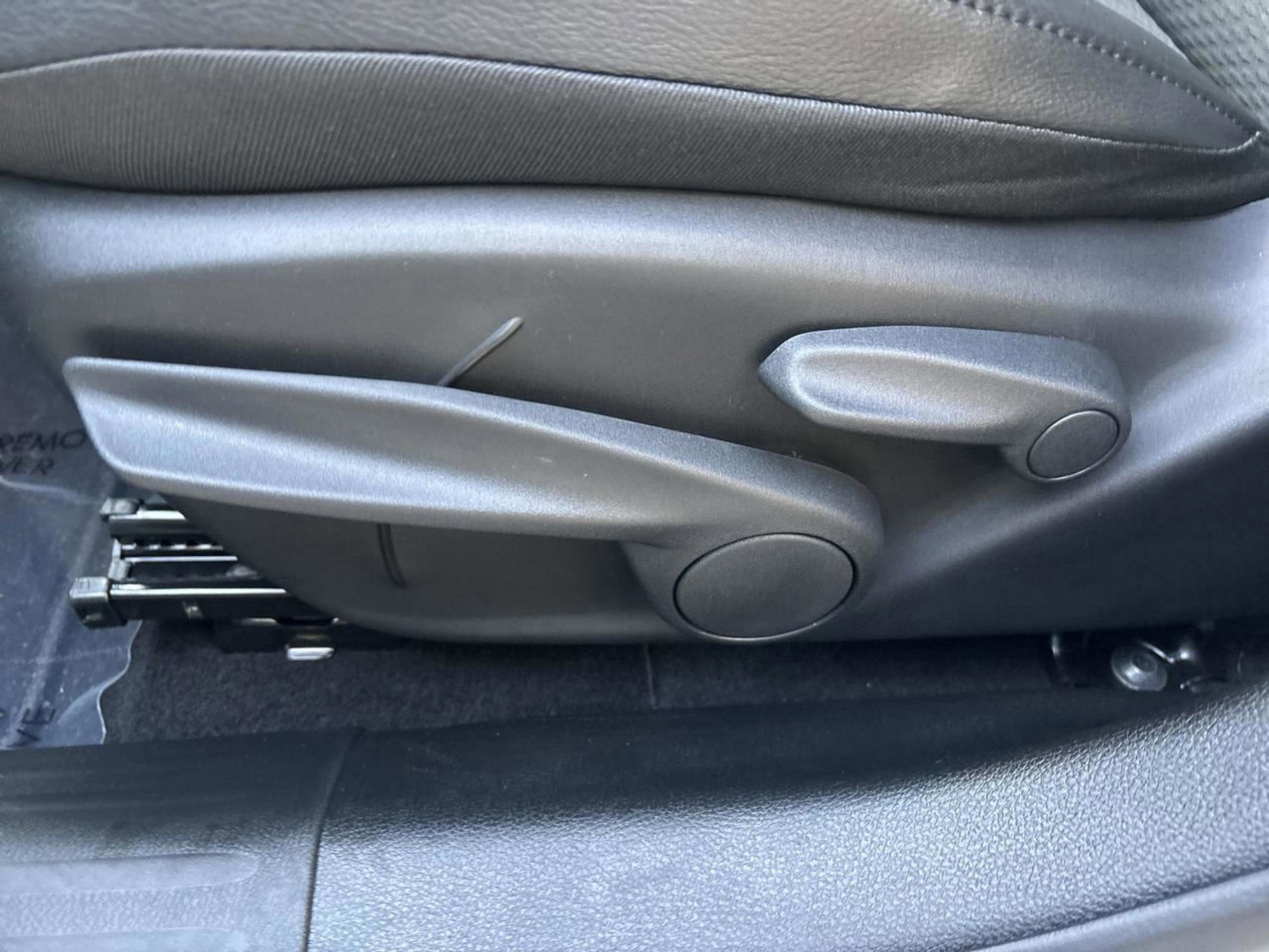 New 2026 Jeep Compass Latitude image 19