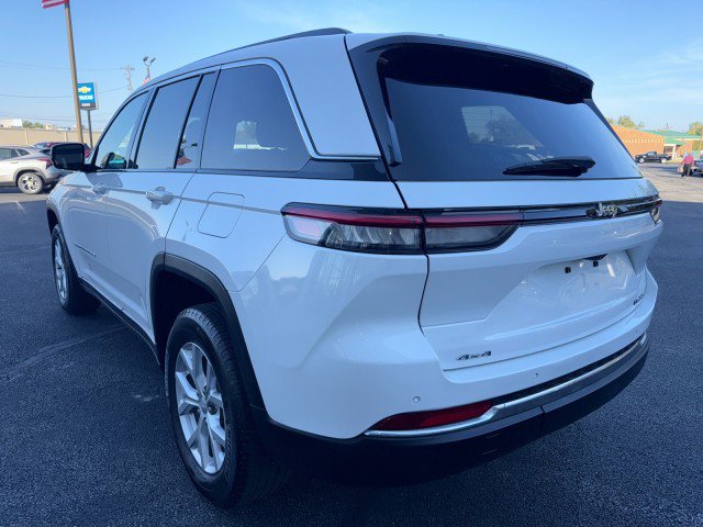 Used 2024 Jeep Grand Cherokee Limited image 5