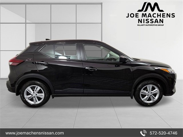 New 2025 Nissan Kicks Play S image 6