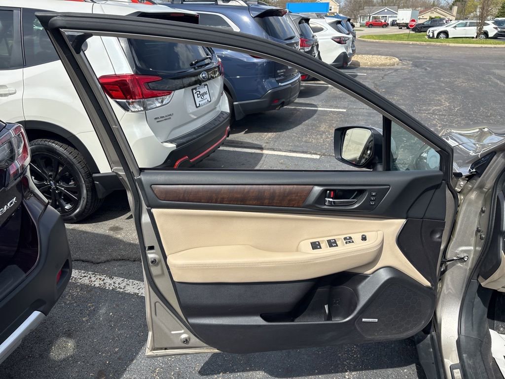 Used 2017 Subaru Outback 3.6R Limited image 18