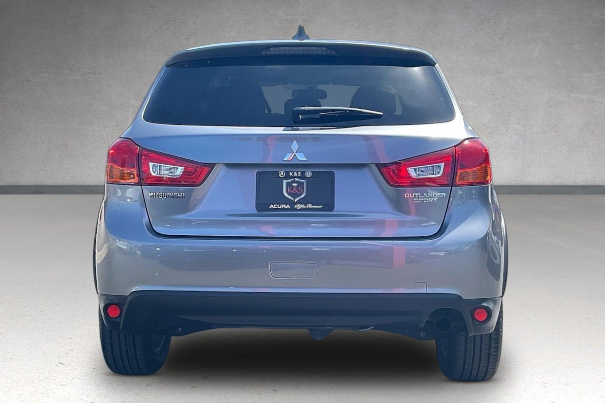 Used 2017 Mitsubishi Outlander Sport ES FWD image 4