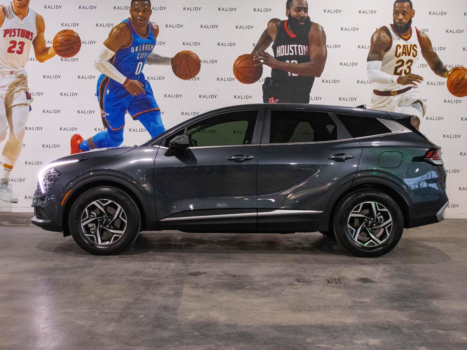 Used 2025 Kia Sportage LX image 16