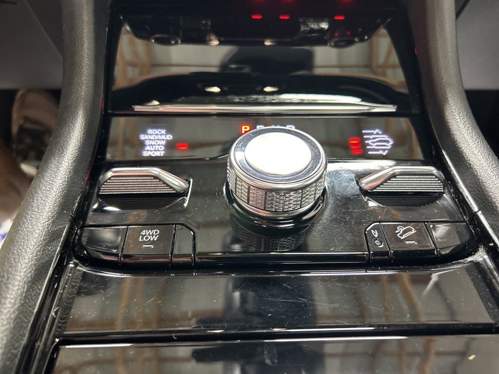 Used 2022 Jeep Grand Cherokee Overland w/ Adv Protech Group III image 17