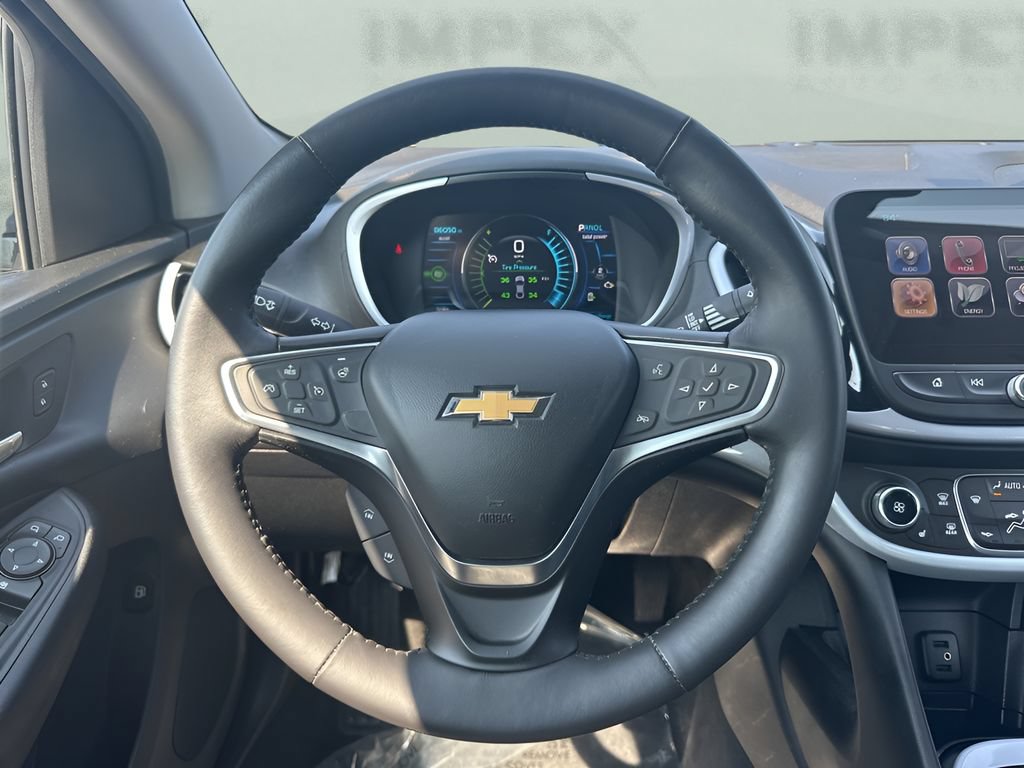 Used 2017 Chevrolet Volt LT w/ Comfort Package FWD image 12