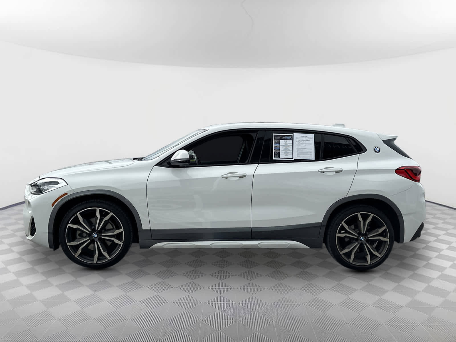 Used 2018 BMW X2 sDrive28i w/ M SportX Package image 4