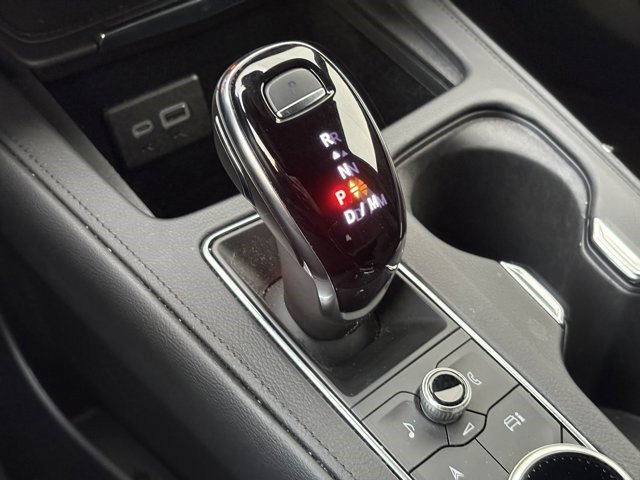 Certified 2025 Cadillac XT4 Premium Luxury image 24