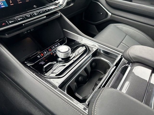 New 2024 Jeep Wagoneer 4WD w/ Convenience Group I image 18