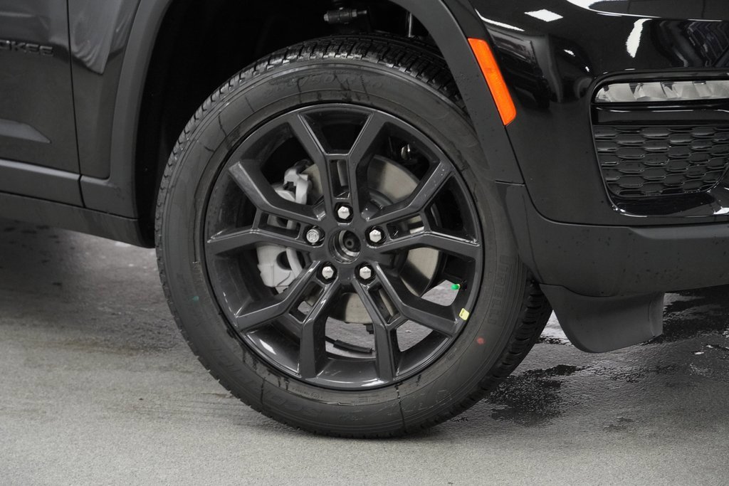 New 2025 Jeep Grand Cherokee Limited w/ Trailer Tow Package image 4