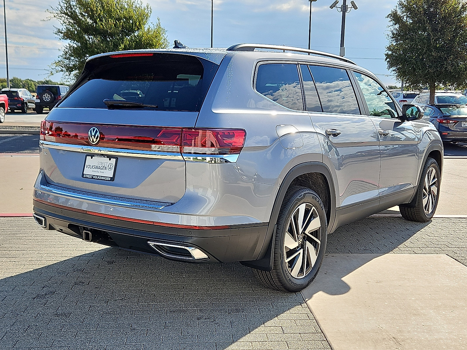 New 2026 Volkswagen Atlas SE image 3