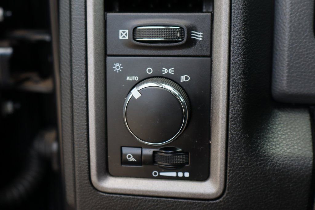 Used 2015 RAM 3500 Tradesman w/ Chrome Appearance Group image 21