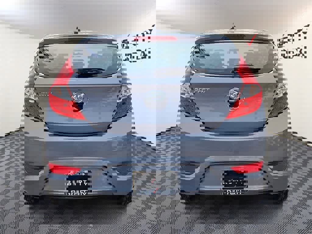 Used 2017 Hyundai Accent SE image 5