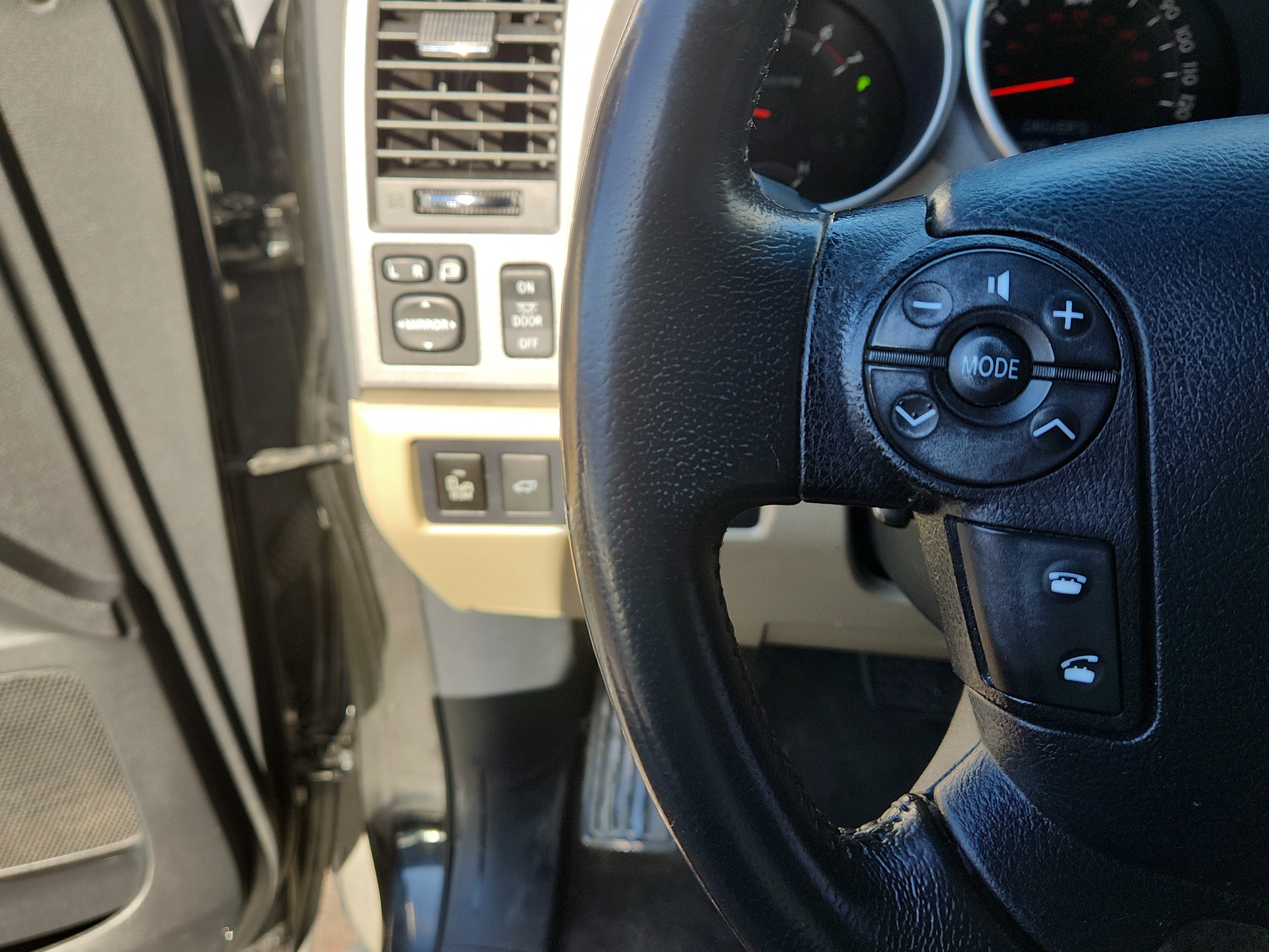 Used 2012 Toyota Sequoia Platinum image 22