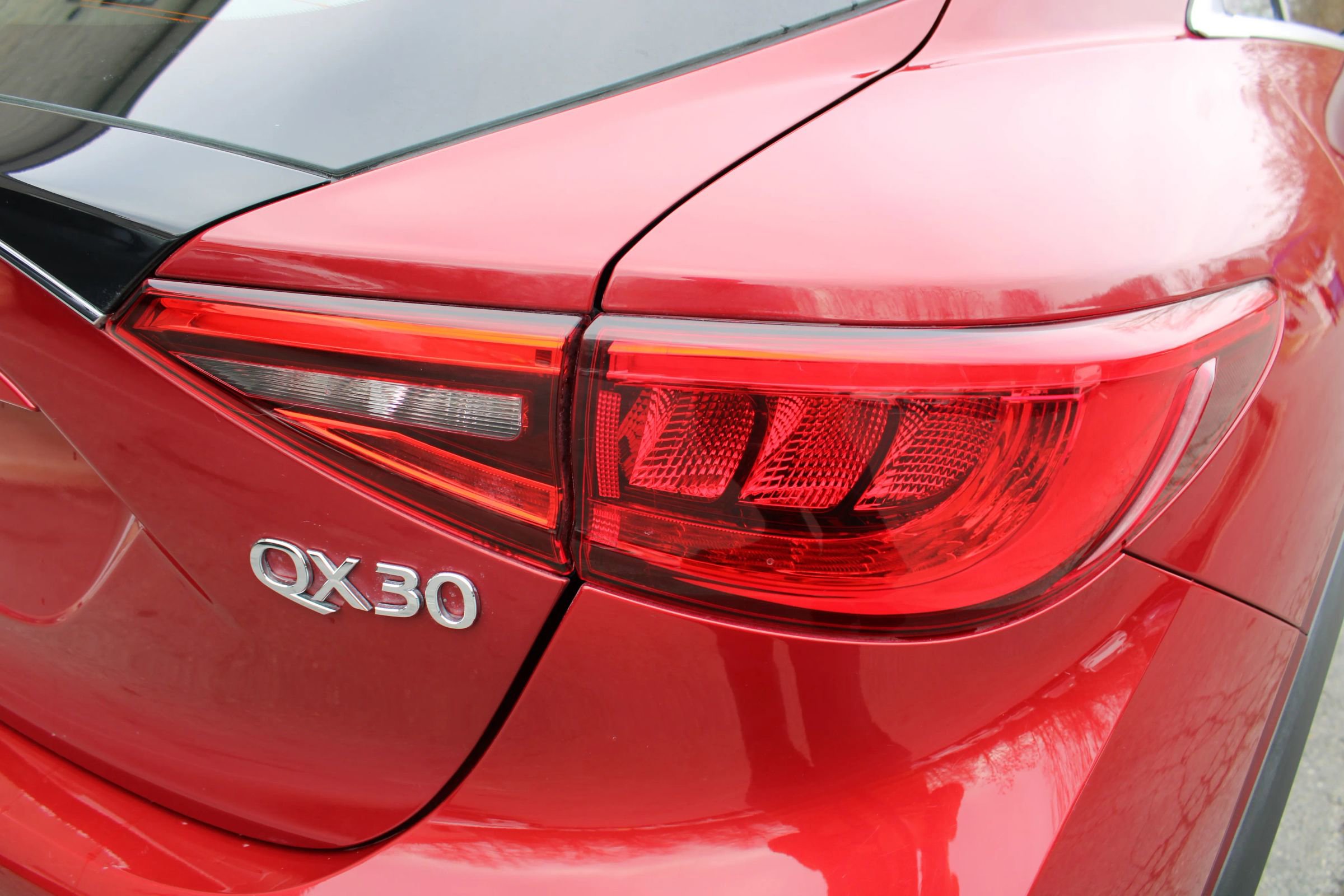 Used 2017 INFINITI QX30 Premium w/ Navigation Package image 29