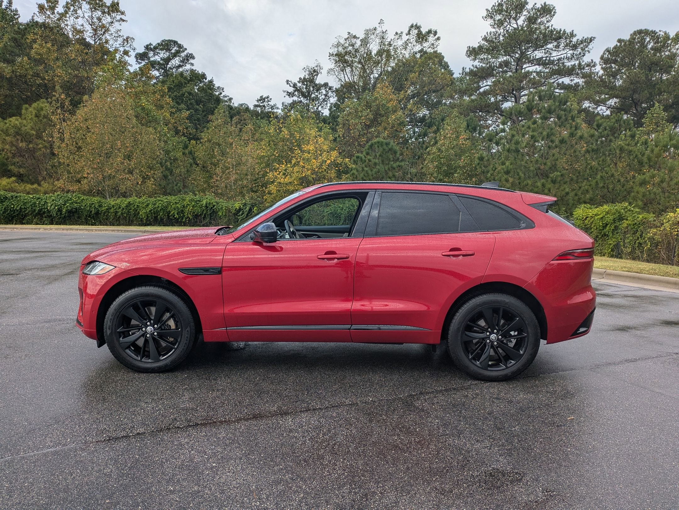 Used 2026 Jaguar F-PACE R-Dynamic S image 8