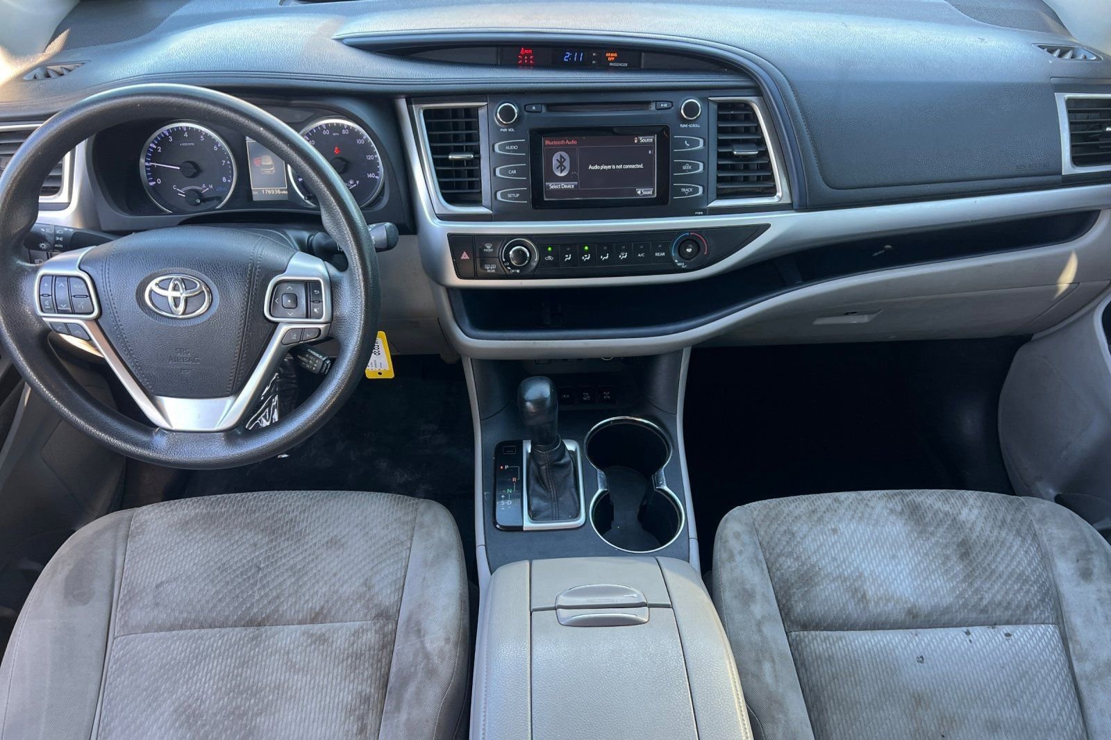 Used 2019 Toyota Highlander LE AWD/4WD image 11
