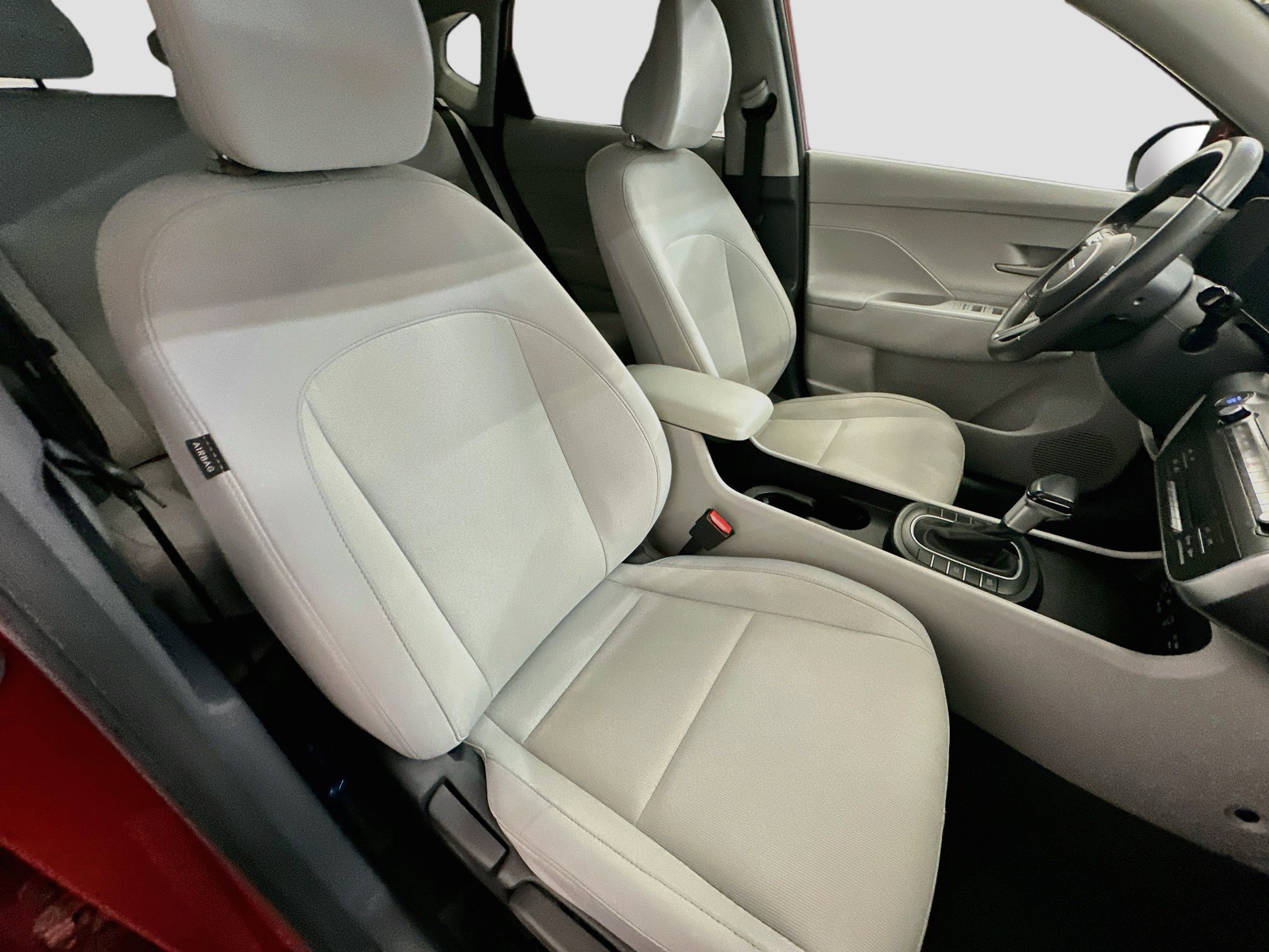 Used 2025 Hyundai Kona SEL AWD/4WD image 32