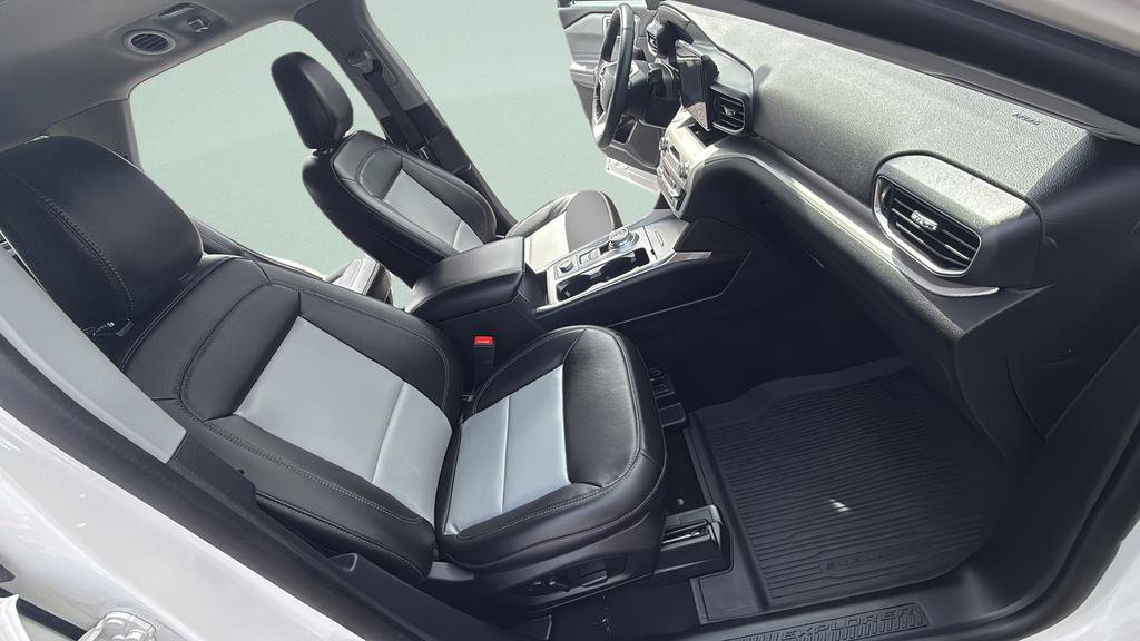 Certified 2023 Ford Explorer XLT w/ Equipment Group 202A image 26