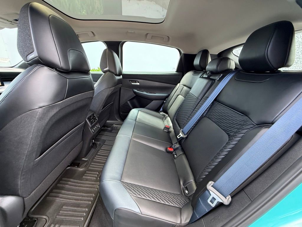 New 2026 Nissan Leaf Platinum+ w/ Cargo Package (Platinum+) FWD image 17