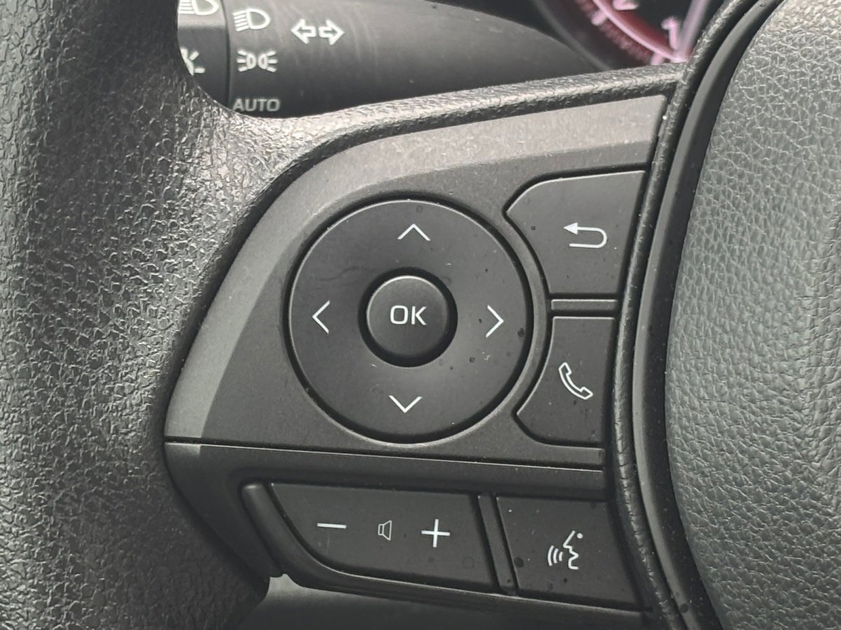 Used 2023 Toyota RAV4 XLE w/ Convenience Package FWD image 11