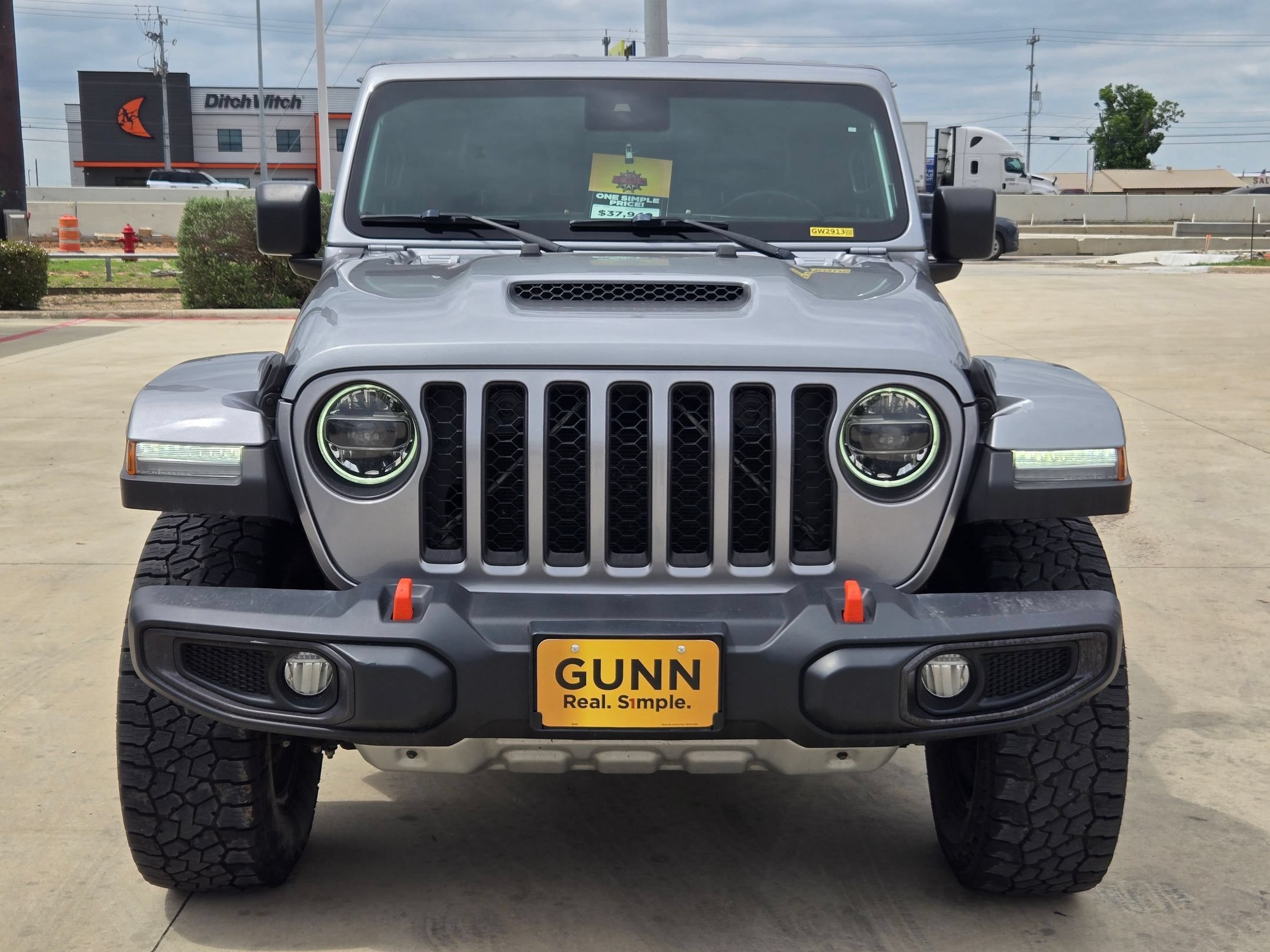 Used 2021 Jeep Gladiator Mojave AWD/4WD image 2