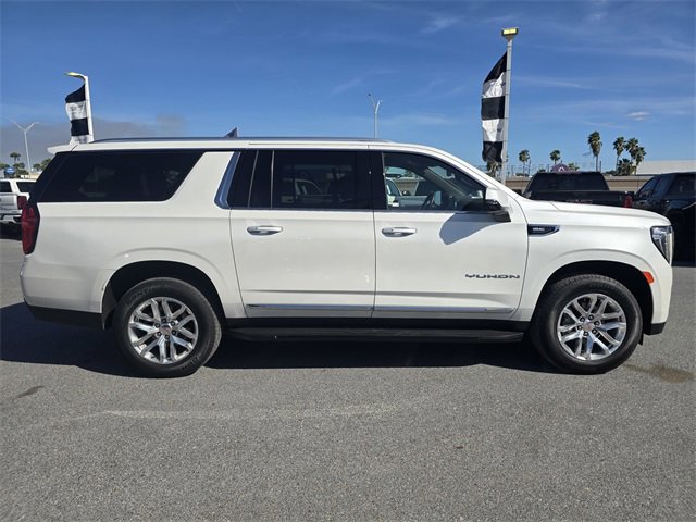 Used 2024 GMC Yukon XL SLT w/ SLT Luxury Package image 4