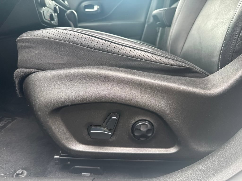 Used 2020 Jeep Renegade Limited w/ UConnect 8.4 Nav Group AWD/4WD image 30