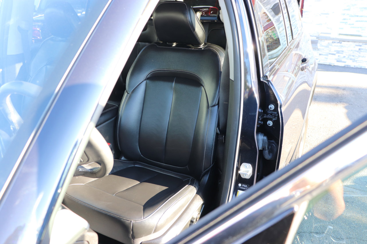 Used 2024 Jeep Grand Cherokee Limited 4xe image 11