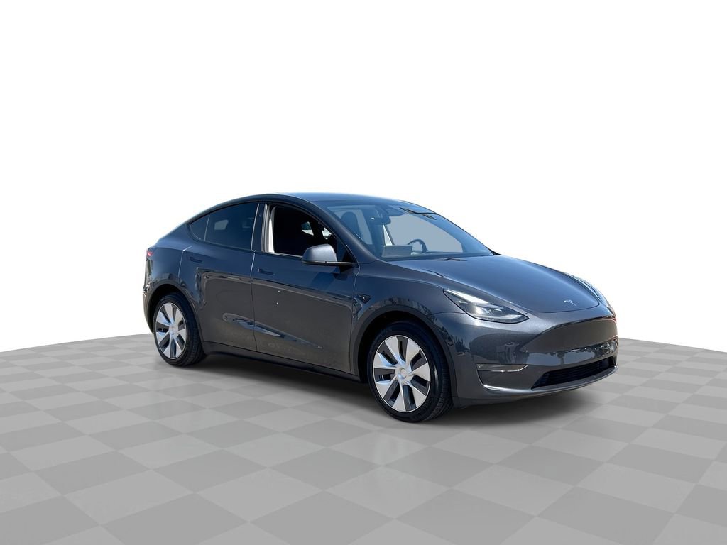 Used 2024 Tesla Model Y Long Range AWD/4WD image 2