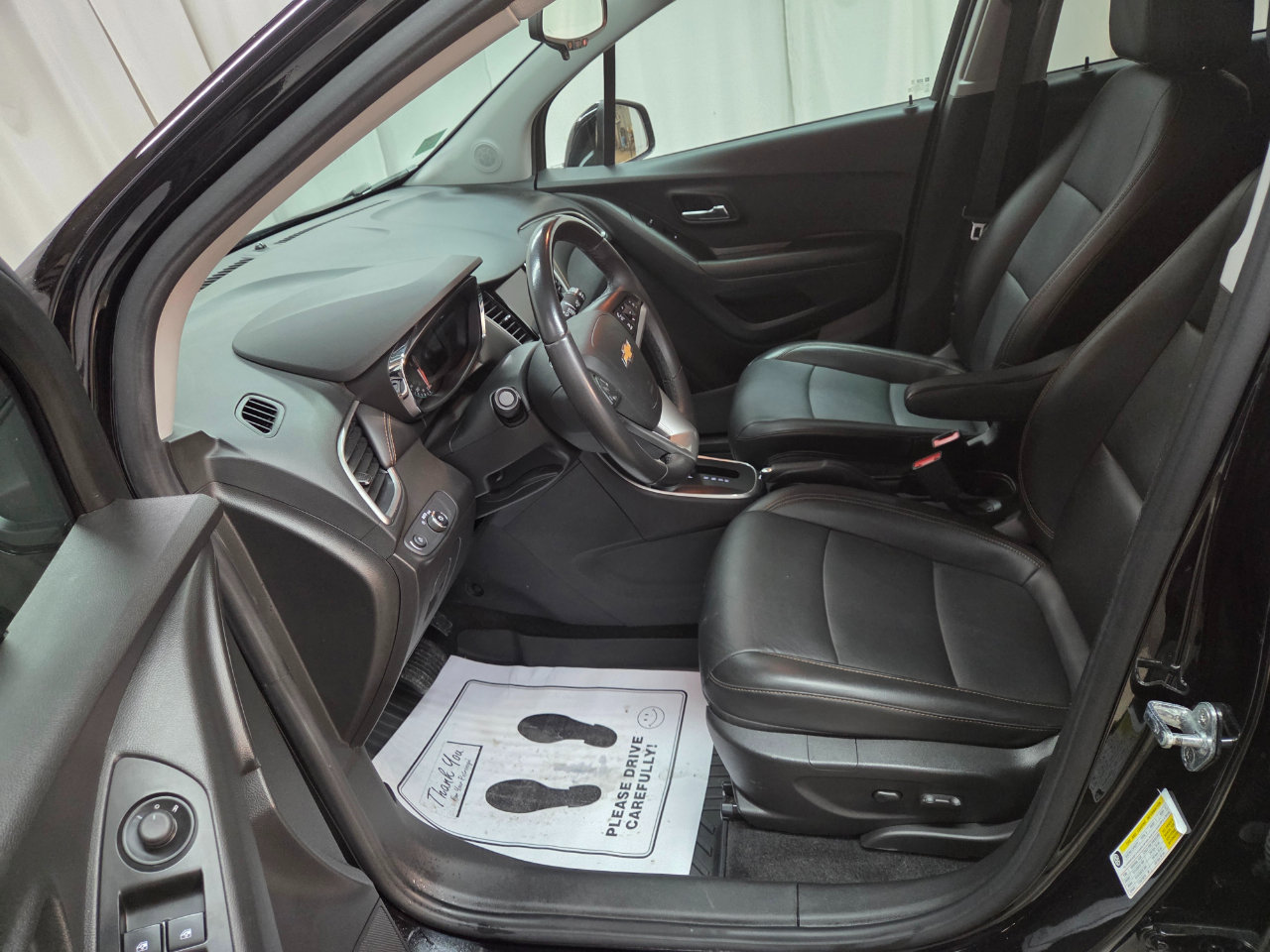 Used 2021 Chevrolet Trax LT w/ Premium Seat Package image 24