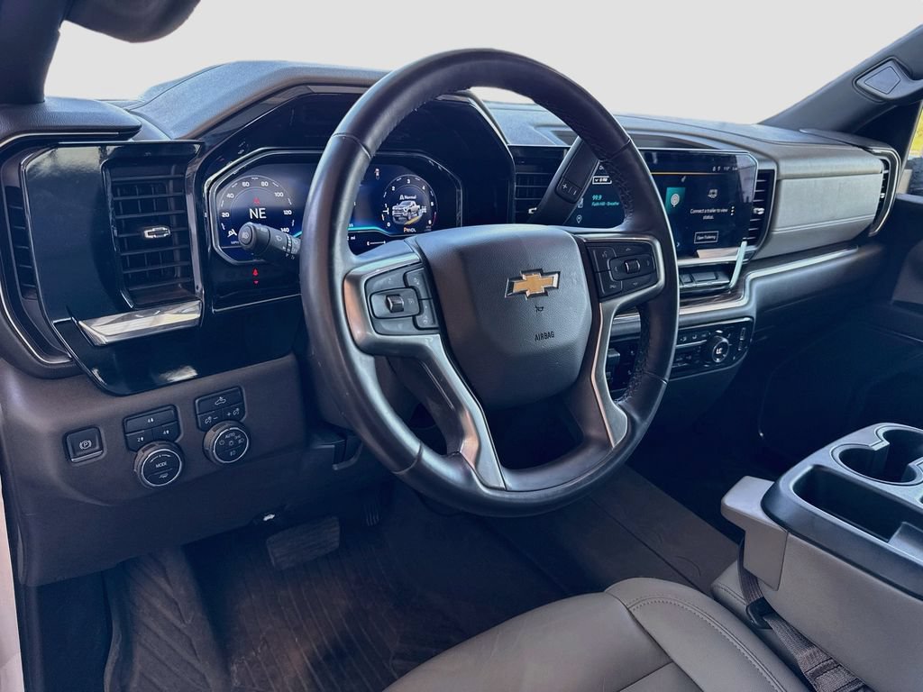 Used 2024 Chevrolet Silverado 2500 LT AWD/4WD image 11