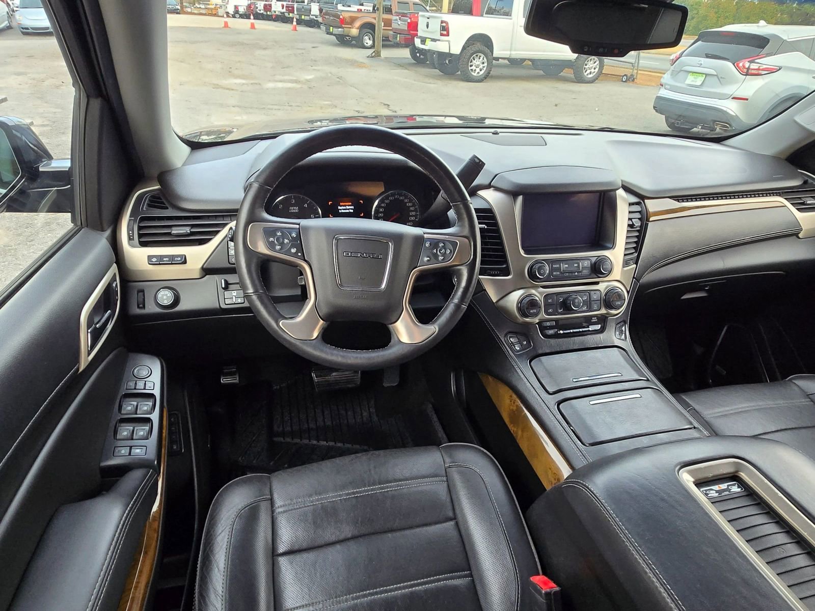 Used 2017 GMC Yukon Denali w/ Open Road Package image 8
