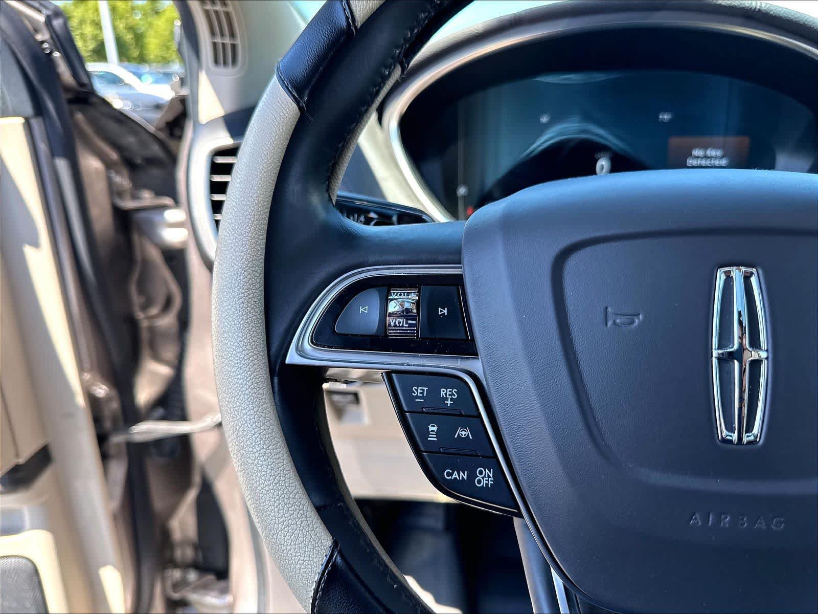 Used 2020 Lincoln Nautilus Reserve FWD image 13