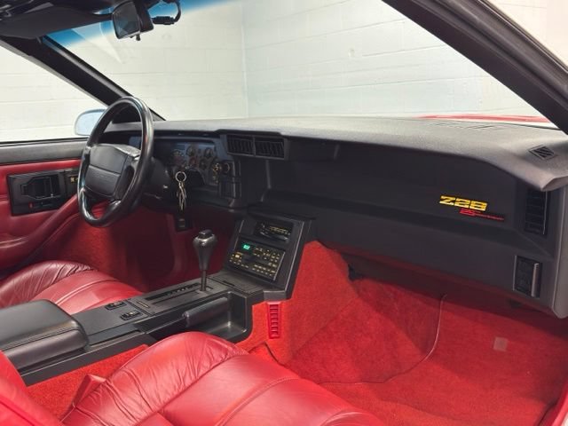 Used 1992 Chevrolet Camaro Z28 RWD image 12