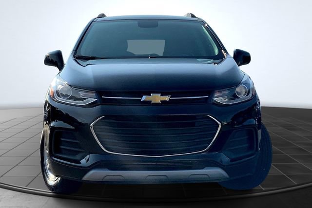 Used 2021 Chevrolet Trax LT w/ Driver Confidence Package image 2