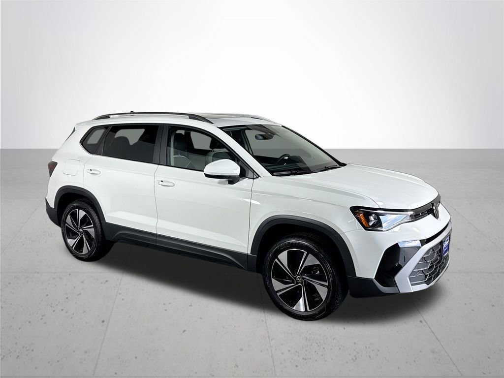 New 2025 Volkswagen Taos SE image 4