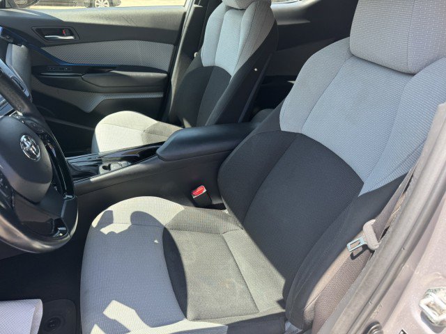 Used 2019 Toyota C-HR XLE FWD image 9