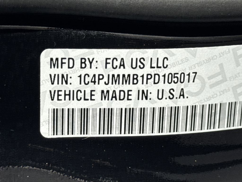 Used 2023 Jeep Cherokee Altitude Lux image 33