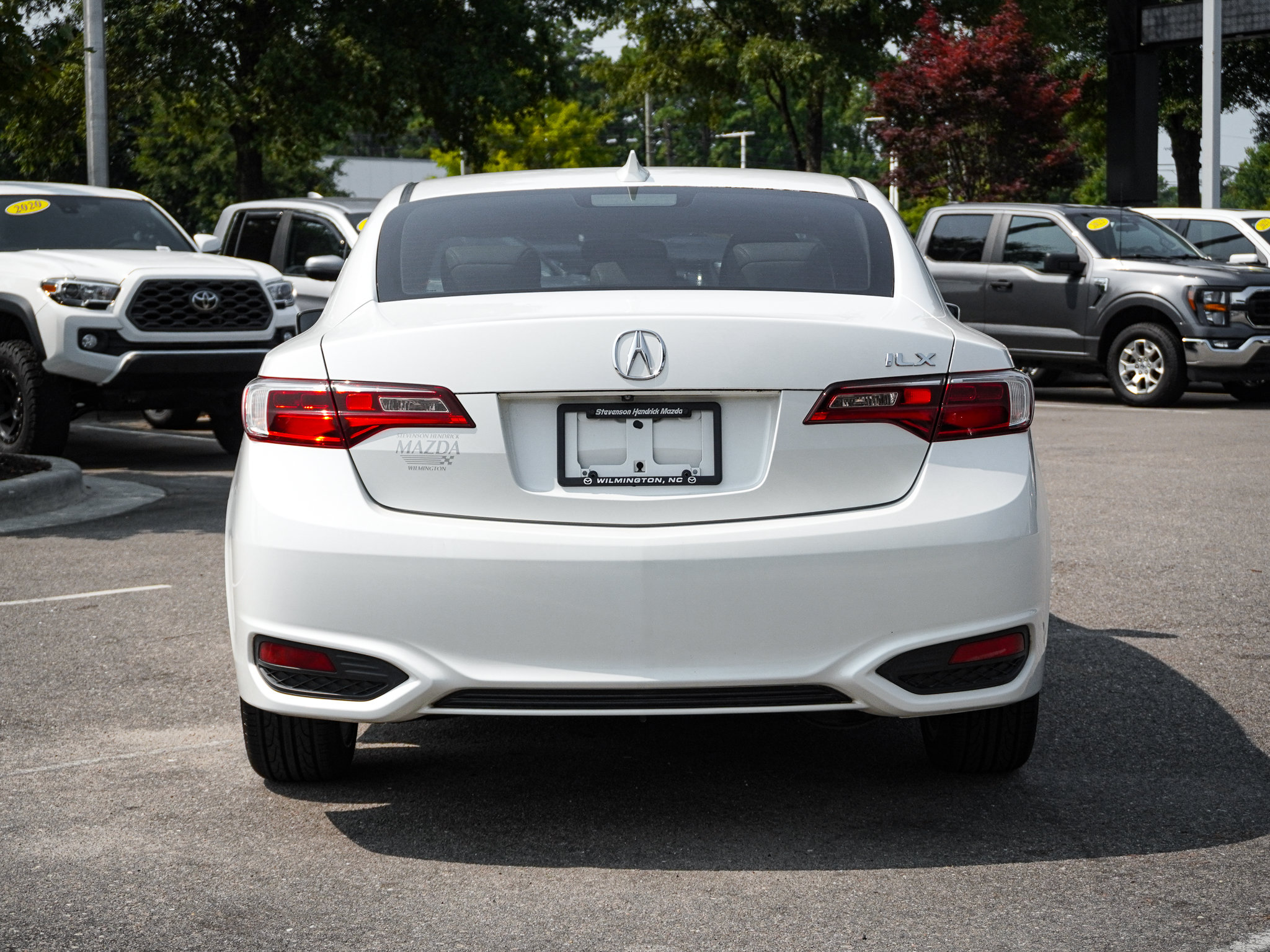 Used 2017 Acura ILX FWD image 9