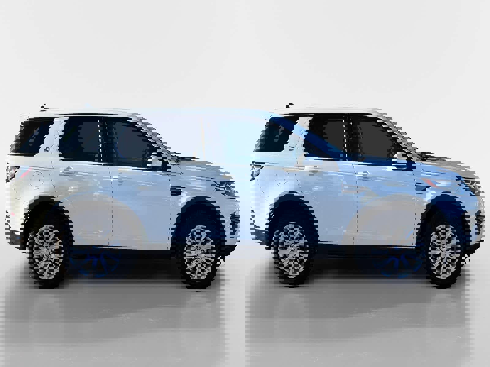 Used 2016 Land Rover Discovery Sport SE image 6