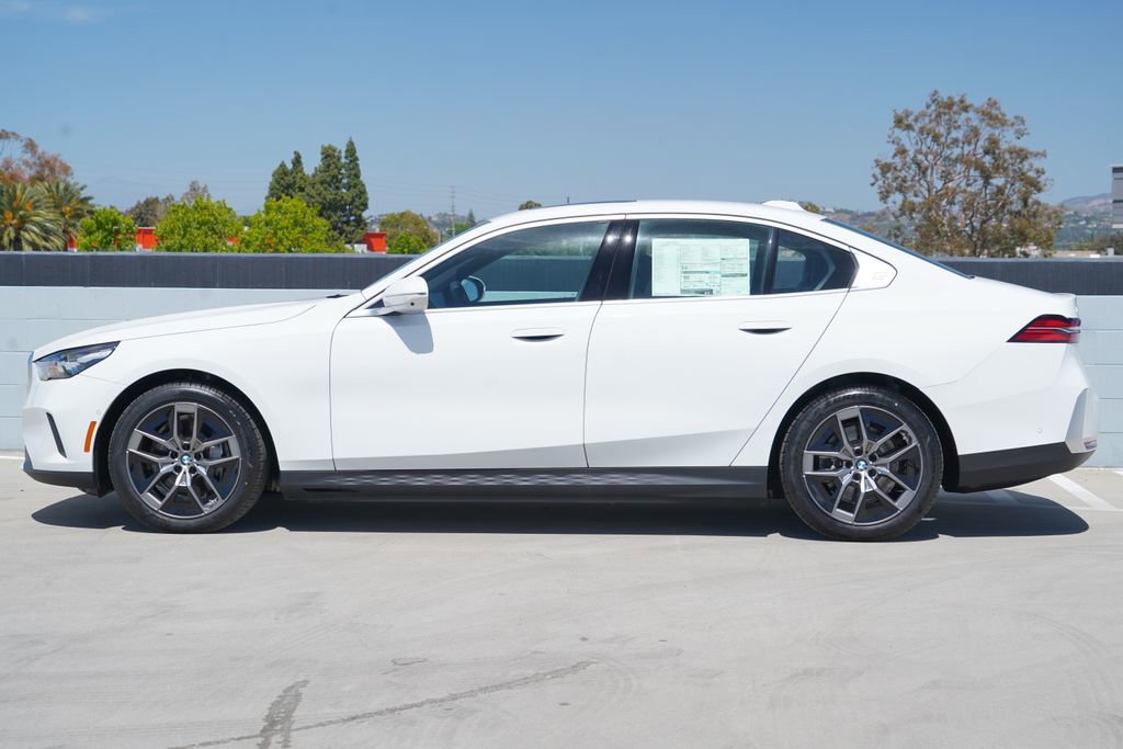 New 2026 BMW i5 eDrive40 image 4