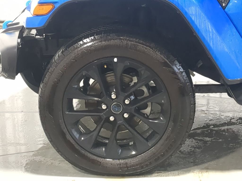 Used 2024 Jeep Wrangler Unlimited Sahara w/ Safety Group image 24