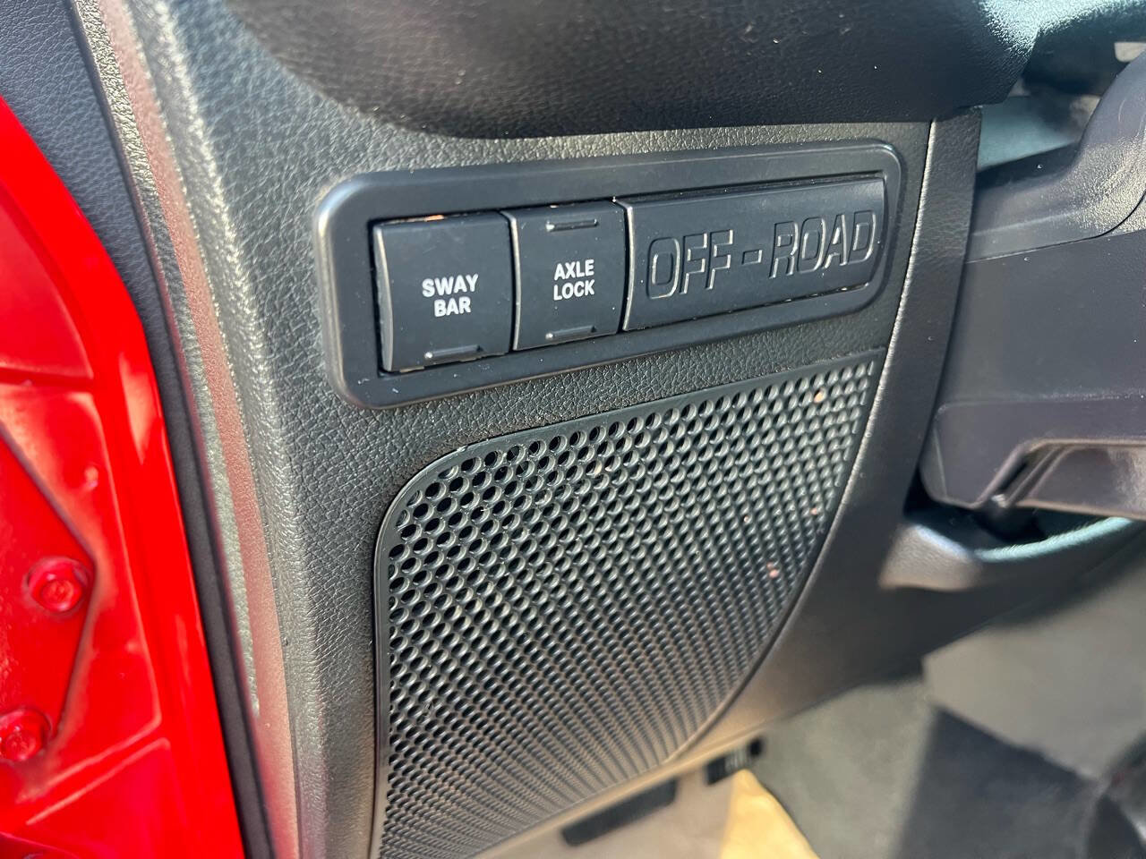 Used 2017 Jeep Wrangler Rubicon w/ Power Convenience Group image 24