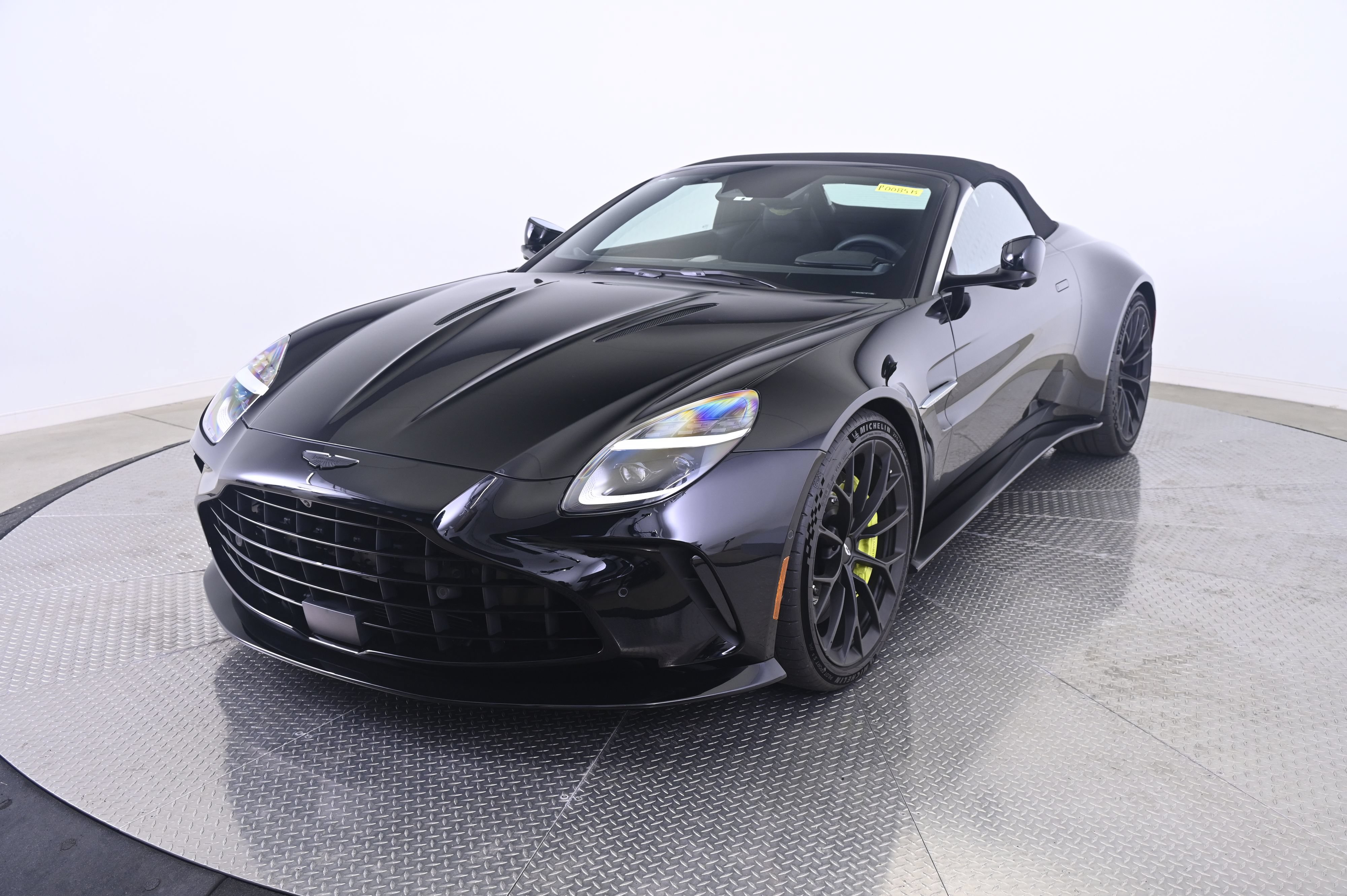 Used 2026 Aston Martin V8 Vantage Coupe RWD image 11