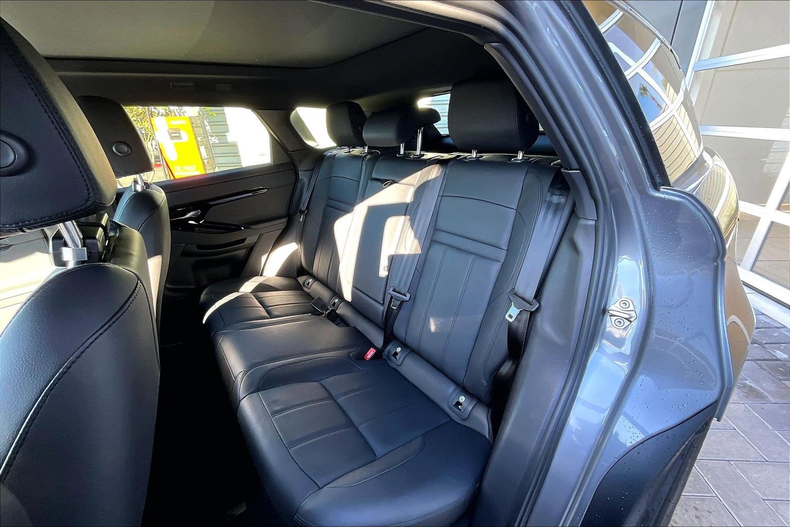 Used 2025 Land Rover Range Rover Evoque Dynamic SE image 26