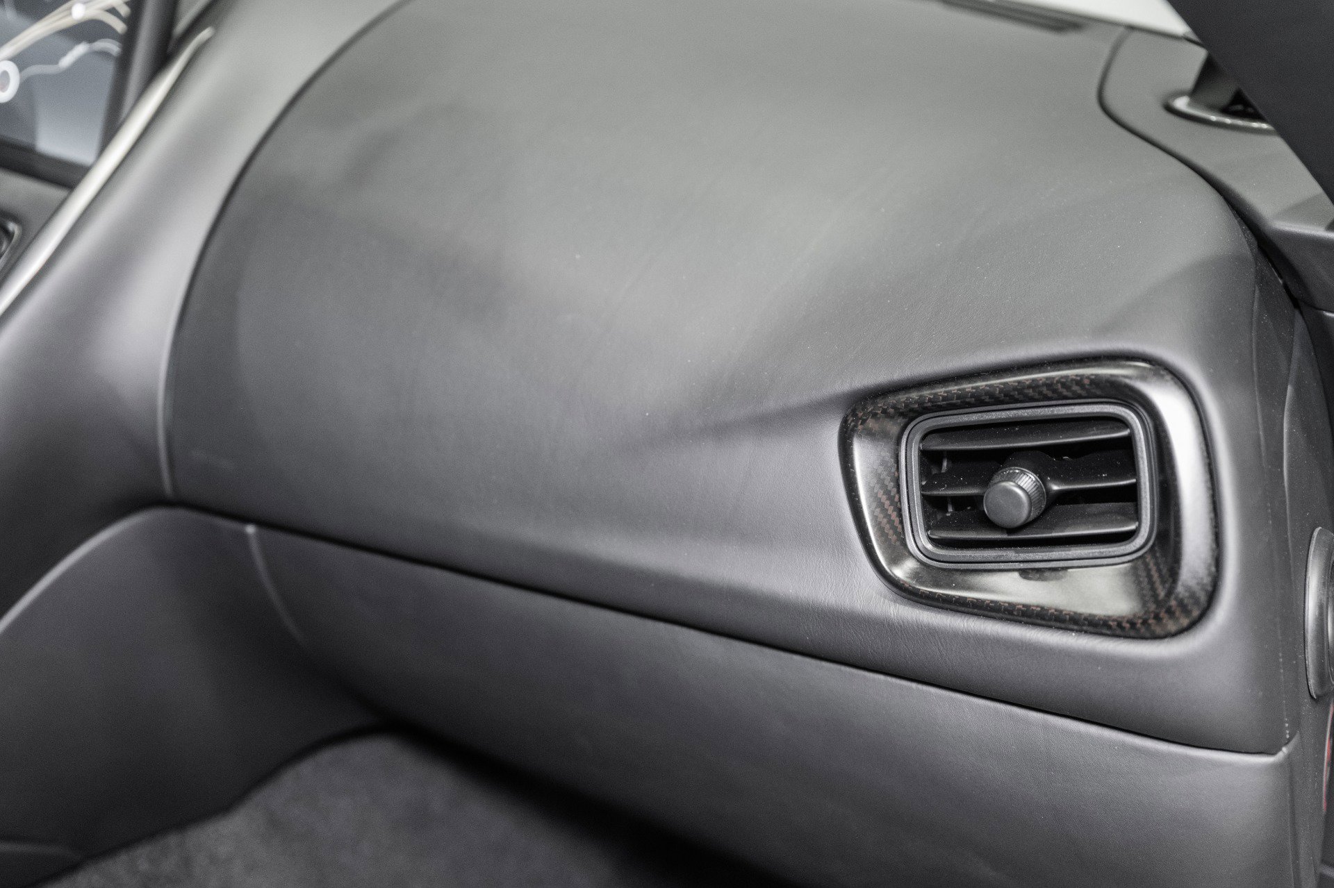 Used 2023 Aston Martin DBS Coupe RWD image 34